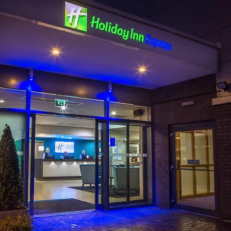 Holiday Inn Express Manchester Airport By Ihg-3