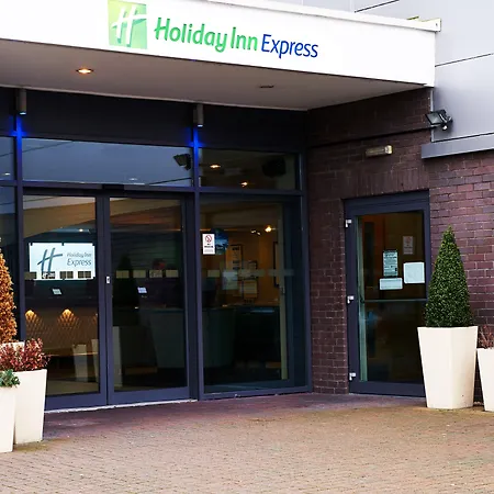 Holiday Inn Express Manchester Airport By Ihg-2